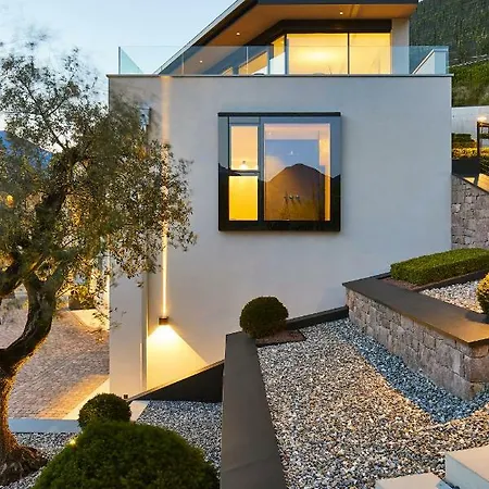 Pratenberg Wine Lodge 4*